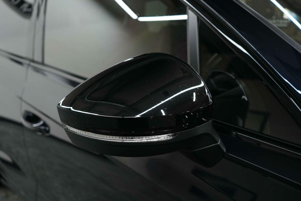 Volkswagen Touareg 3L Black Edition Black #8