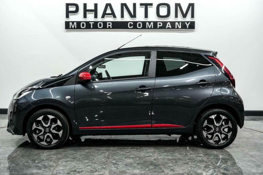 Toyota Aygo X X-trend Grey #3