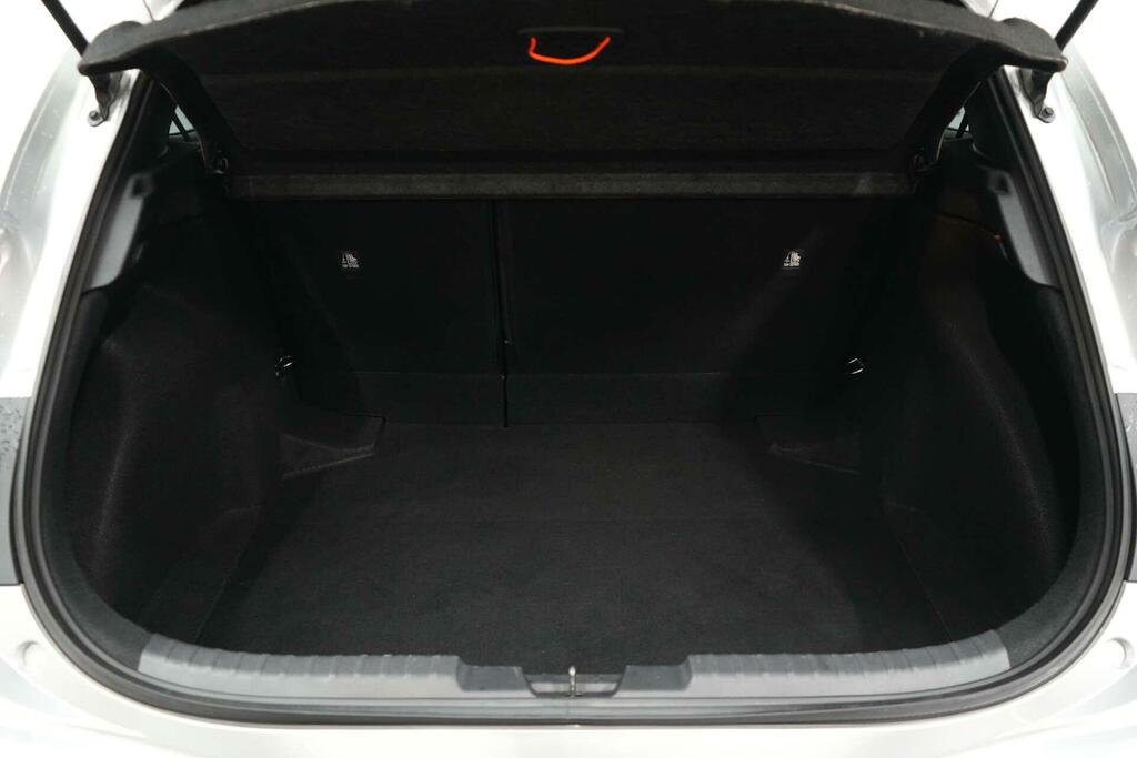 Toyota Corolla Icon Tech White #10