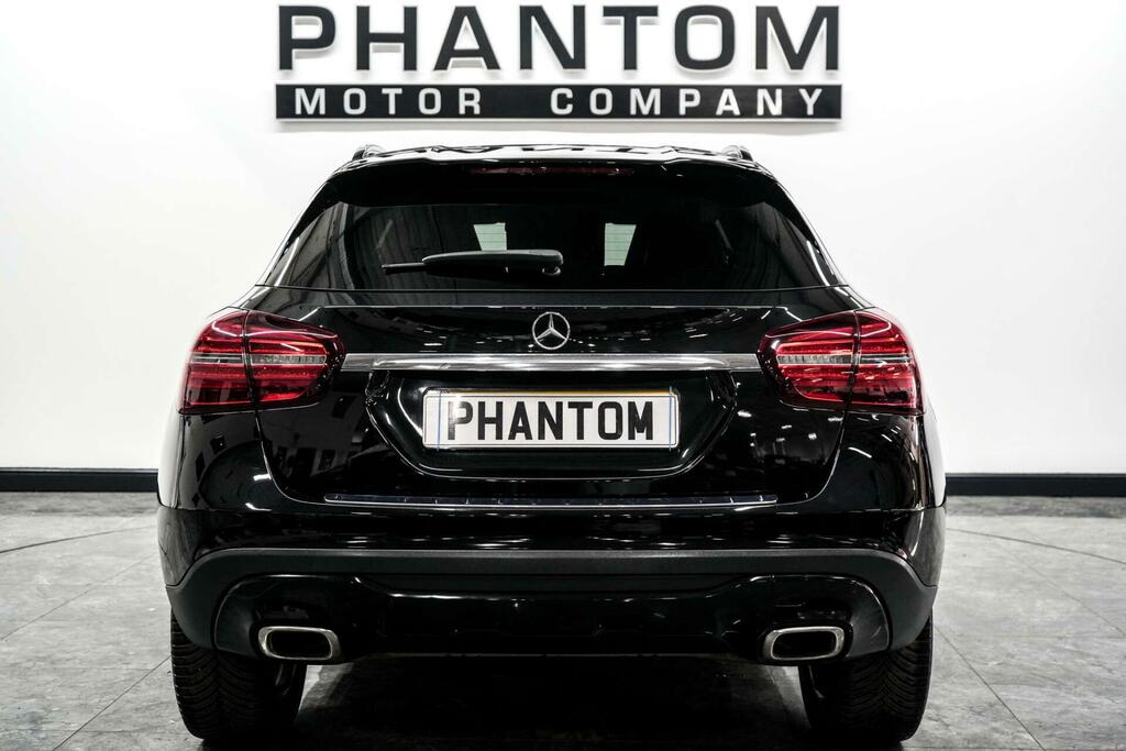 Mercedes-Benz GLA Class Urban Edition Black #4