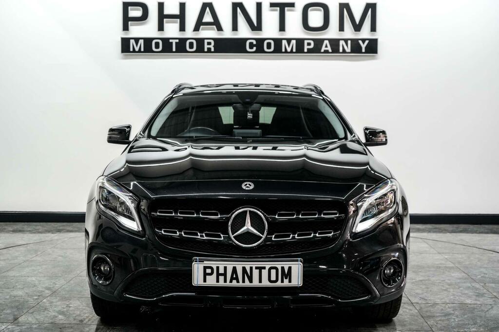 Mercedes-Benz GLA Class Urban Edition Black #2