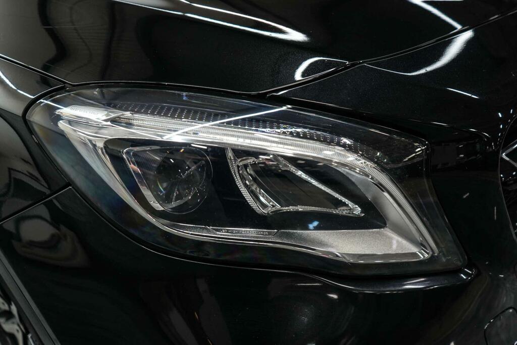 Mercedes-Benz GLA Class Urban Edition Black #6