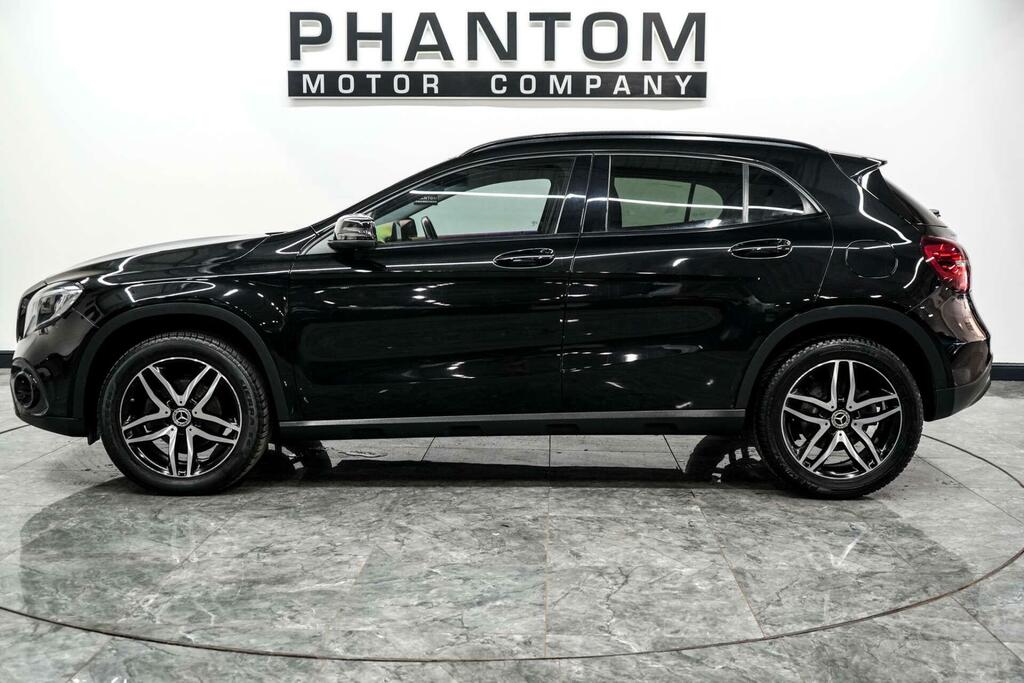 Mercedes-Benz GLA Class Urban Edition Black #3