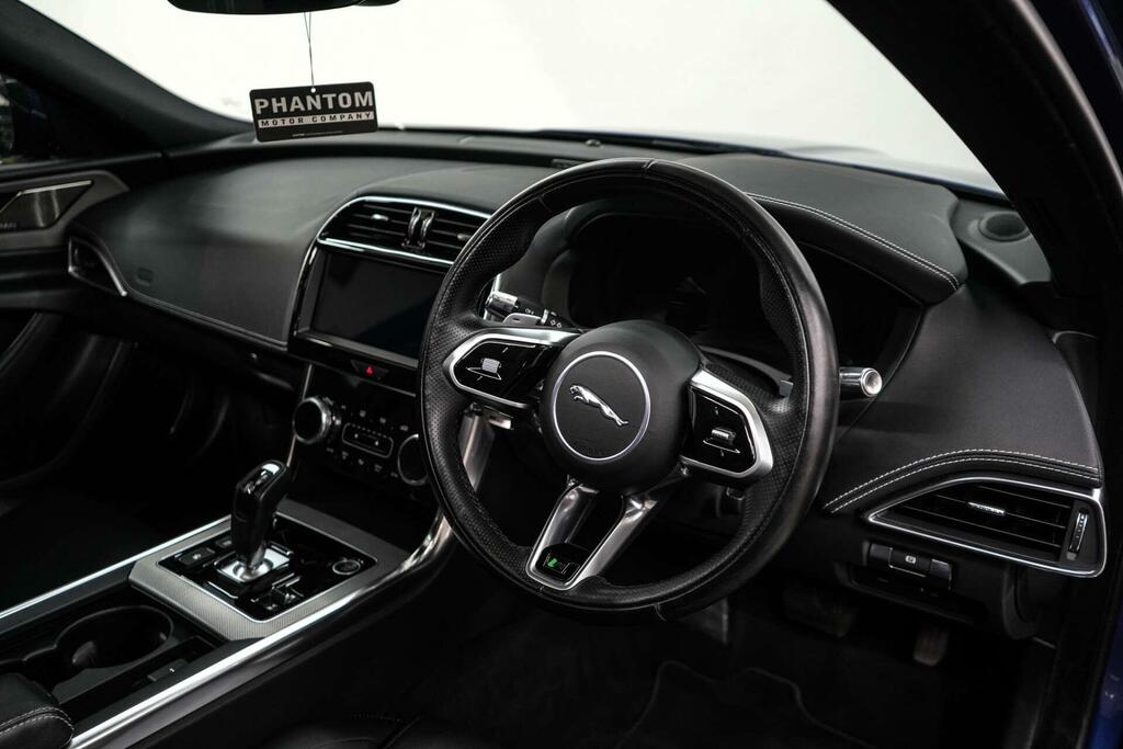 Jaguar XE Jaguar 2.0 D200 R-dynamic Black Saloon Black #12