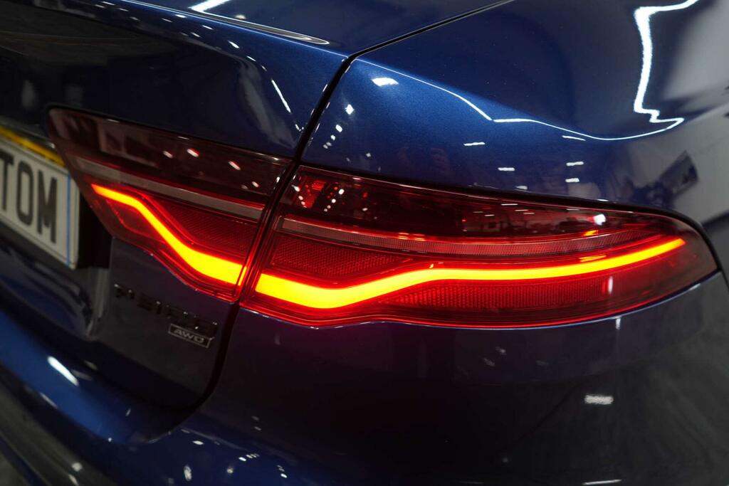Jaguar XE Jaguar 2.0 D200 R-dynamic Black Saloon Black #49
