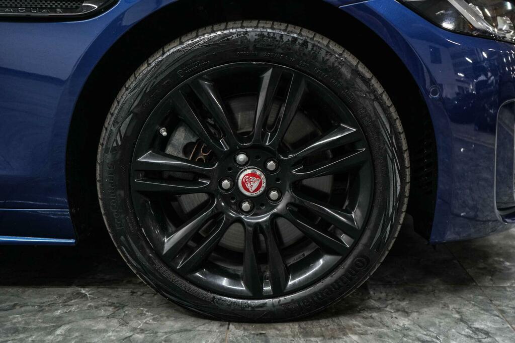 Jaguar XE Jaguar 2.0 D200 R-dynamic Black Saloon Black #7
