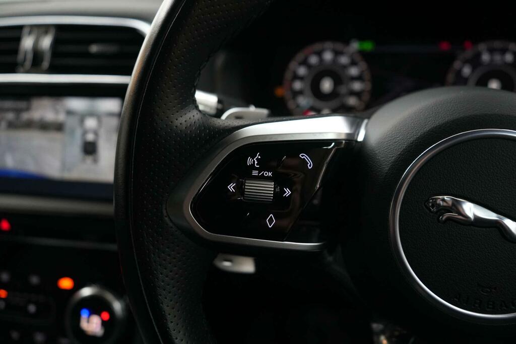 Jaguar XE Jaguar 2.0 D200 R-dynamic Black Saloon Black #42