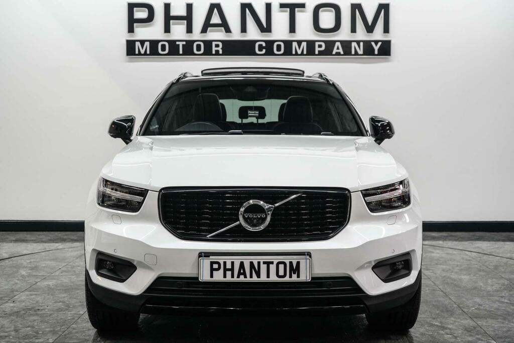 Volvo XC40 R-design White #2