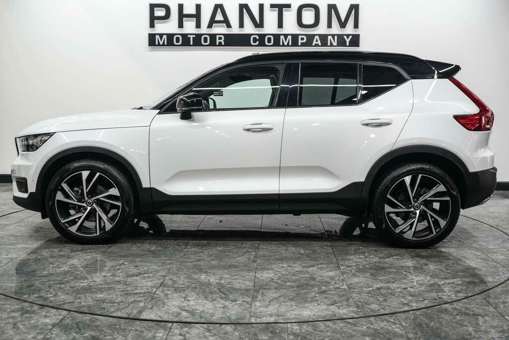 Volvo XC40 R-design White #3