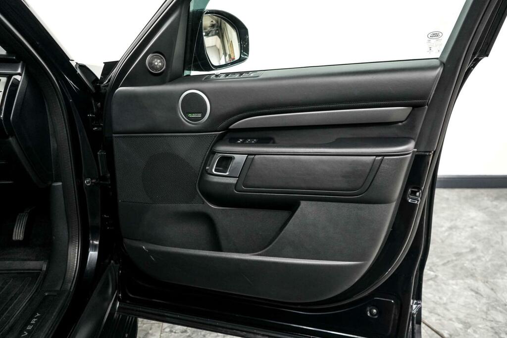 Land Rover Discovery #24