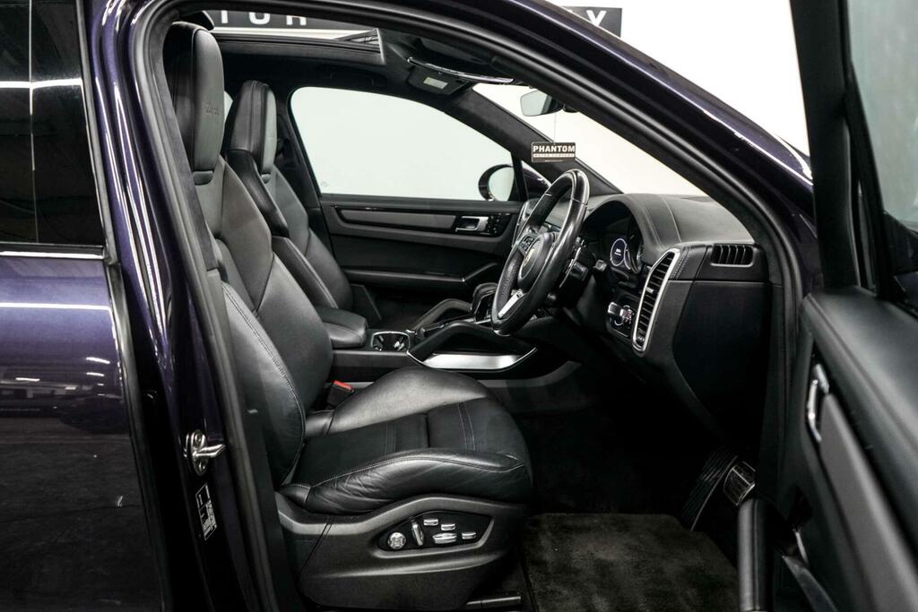 Porsche Cayenne Turbo Tiptronic S 5 Seat Black #17