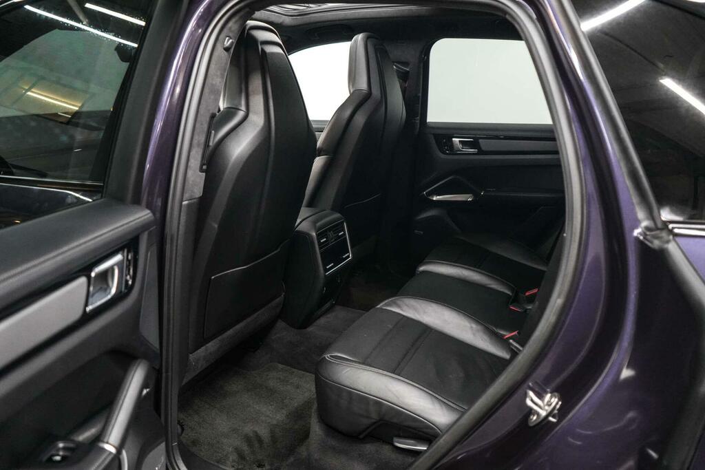 Porsche Cayenne Turbo Tiptronic S 5 Seat Black #21