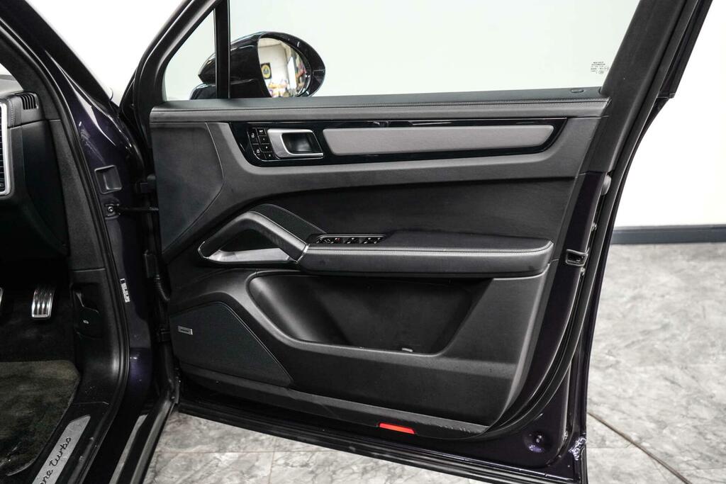 Porsche Cayenne Turbo Tiptronic S 5 Seat Black #25