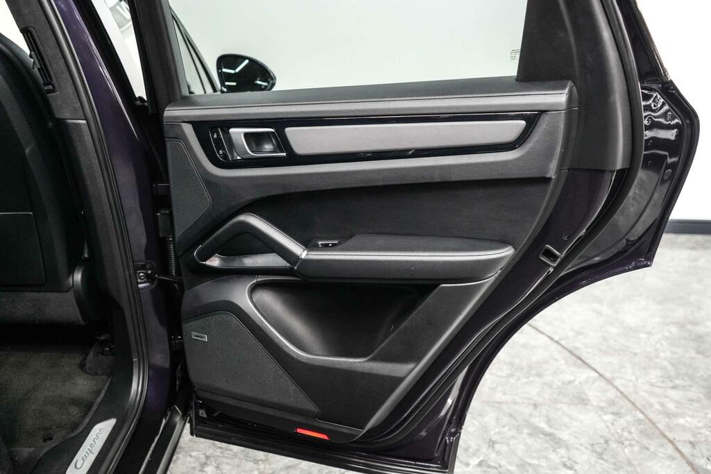 Porsche Cayenne Turbo Tiptronic S 5 Seat Black #23