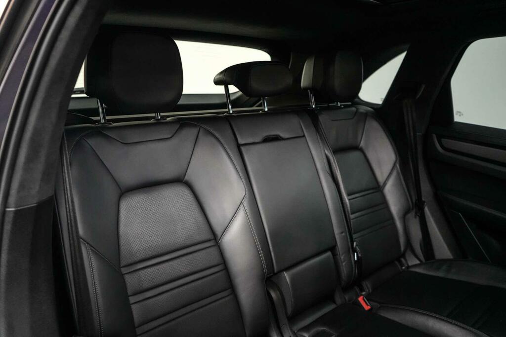 Porsche Cayenne Turbo Tiptronic S 5 Seat Black #24