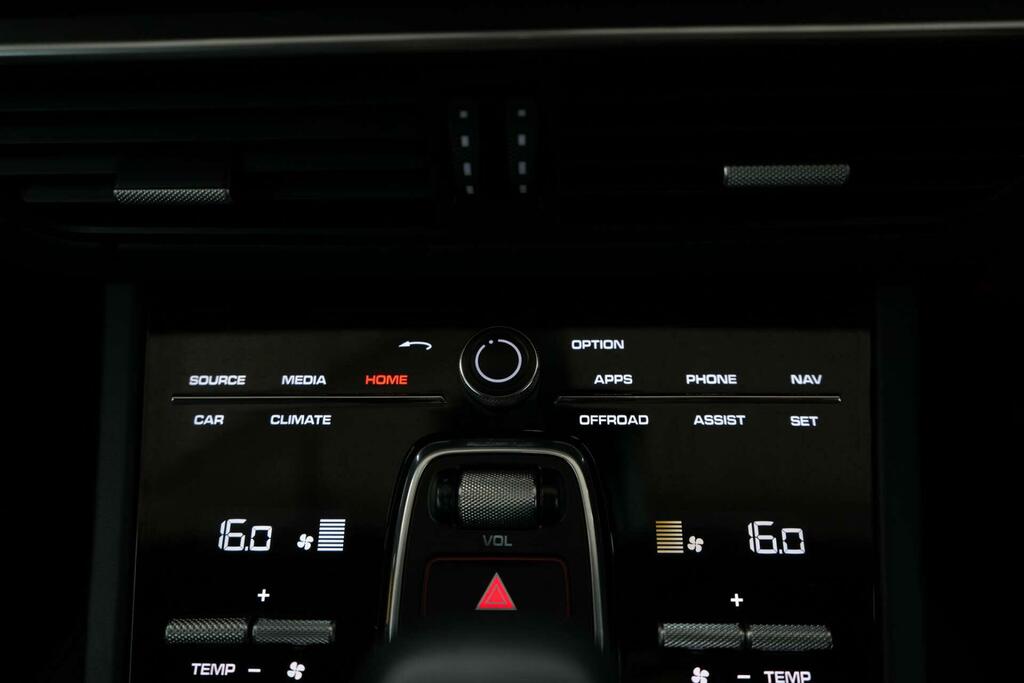 Porsche Cayenne Turbo Tiptronic S 5 Seat Black #33