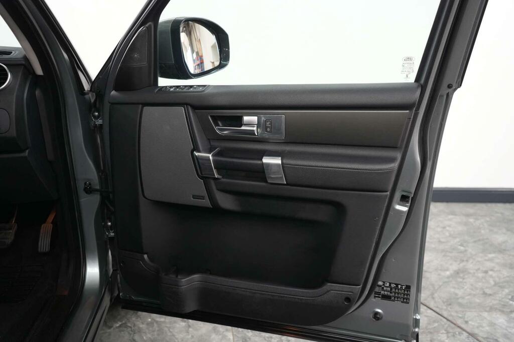 Land Rover Discovery 4 Suv Black #24
