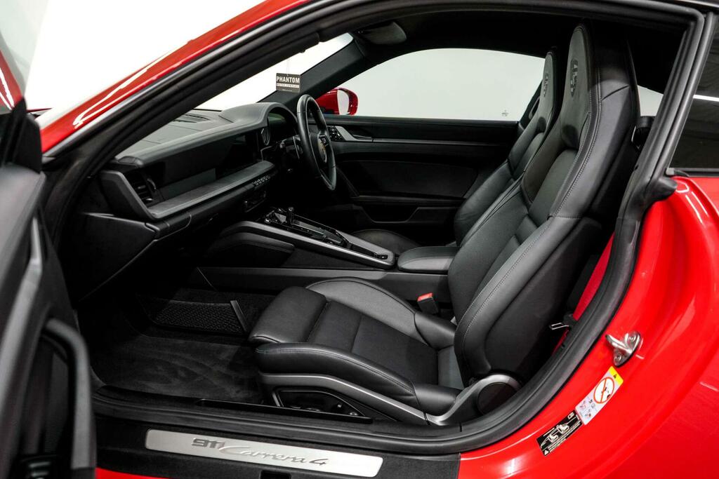 Porsche 911 3L 992 Carrera 4 Black #14