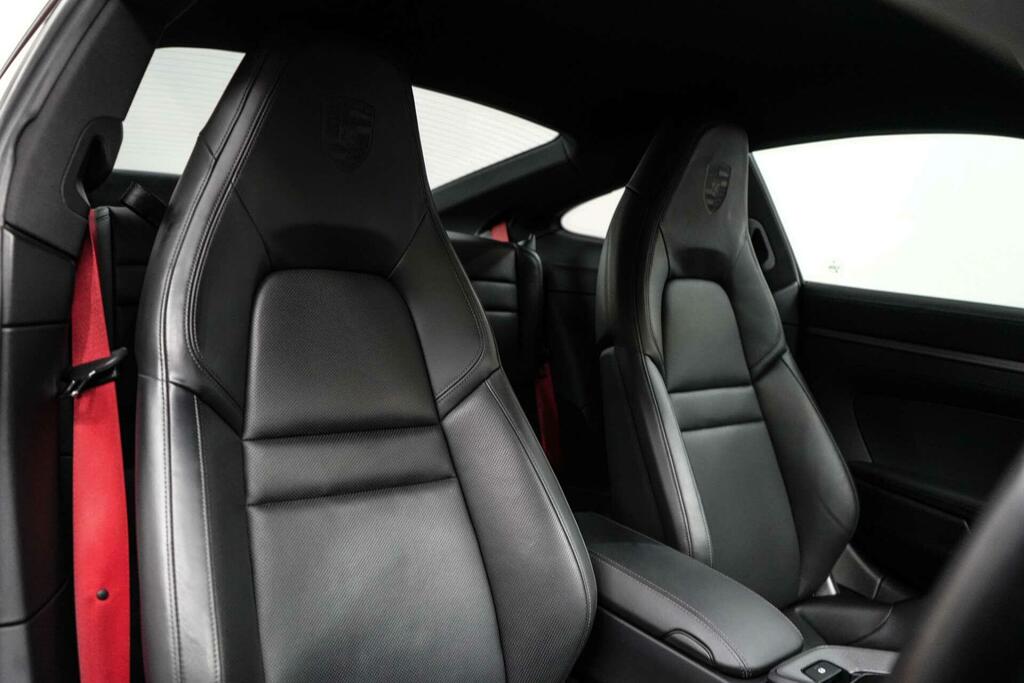 Porsche 911 3L 992 Carrera 4 Black #11