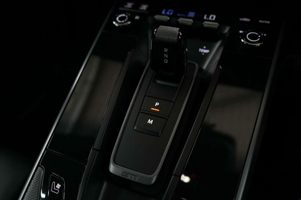 Porsche 911 3L 992 Carrera 4 Black #27