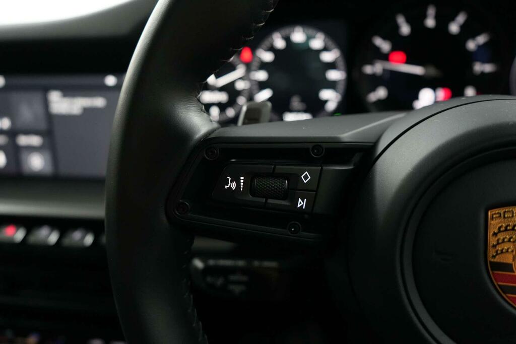 Porsche 911 3L 992 Carrera 4 Black #39