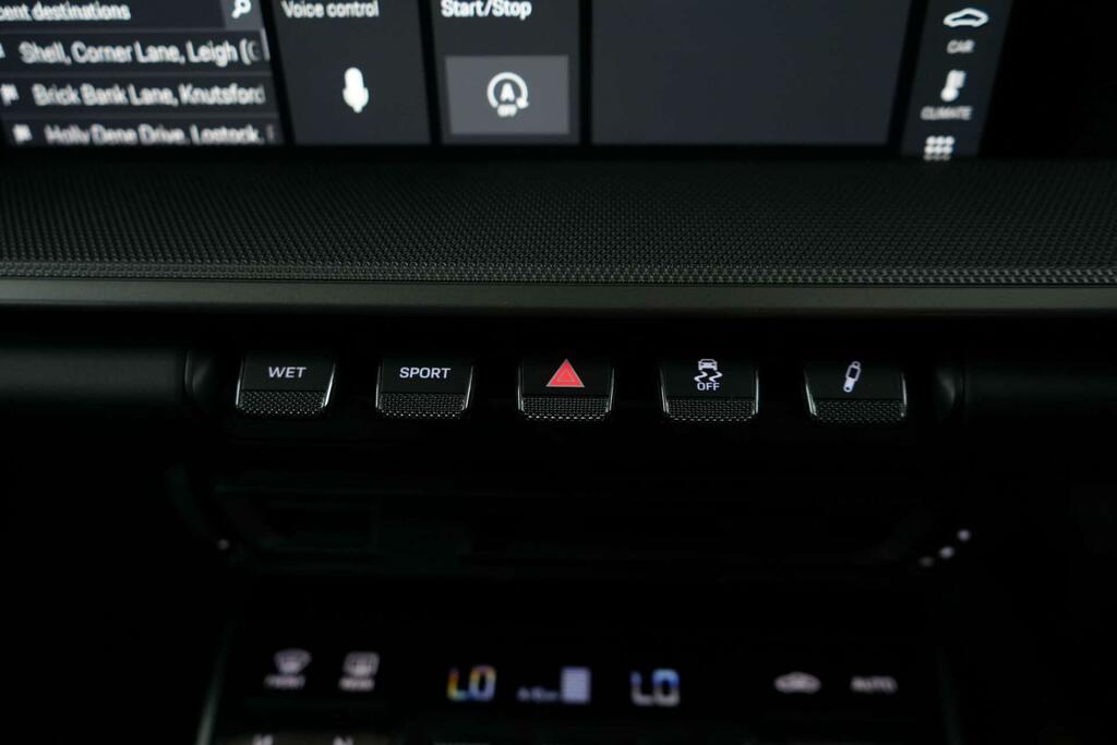 Porsche 911 3L 992 Carrera 4 Black #29