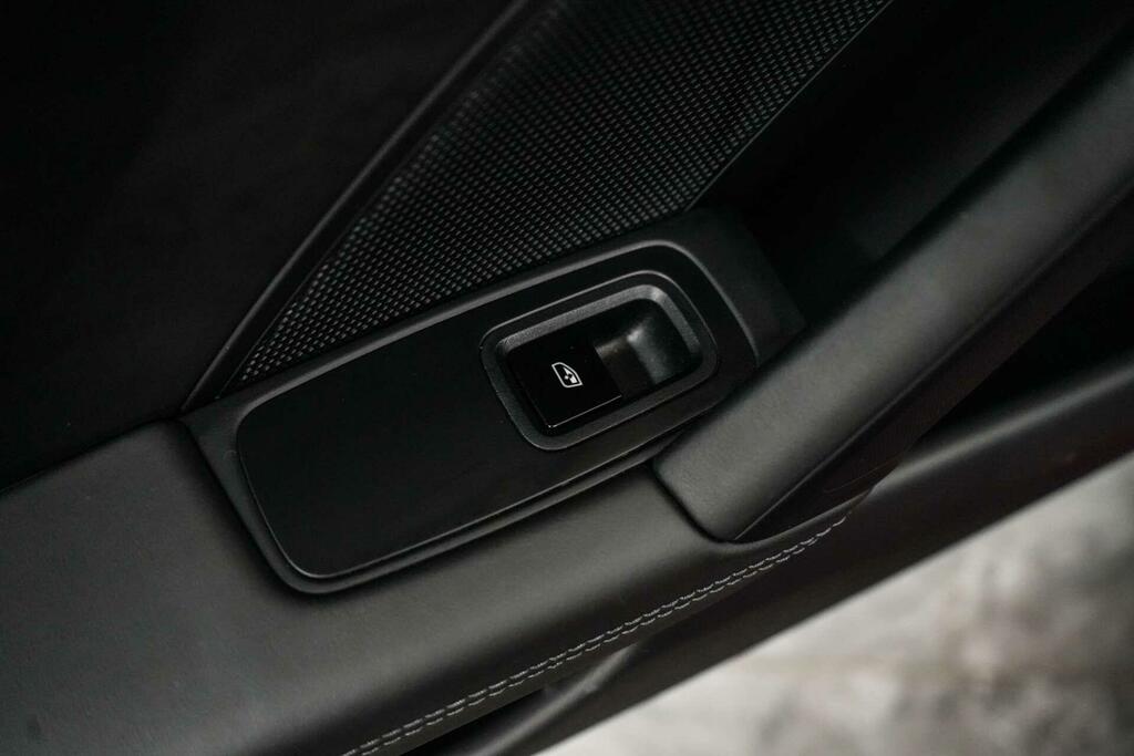 Porsche 911 3L 992 Carrera 4 Black #16