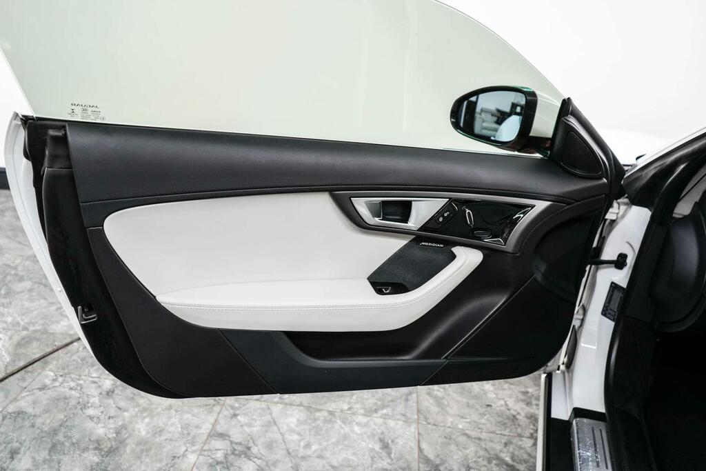 Jaguar F-Type 3.0 V6 Coupe Euro 5 Ss 340 Ps Black #17