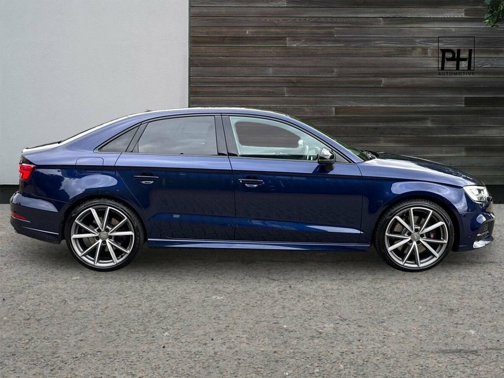 Audi S3 2L Black Edition Blue #4