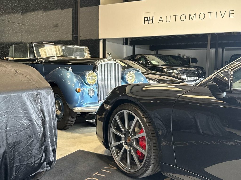 Porsche 911 2dr Pdk Grey #19