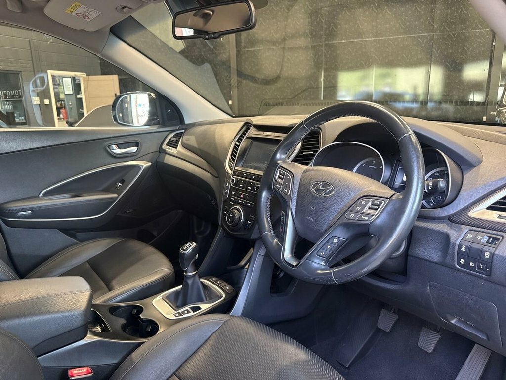 Hyundai Santa Fe 2.2L Premium Black #2