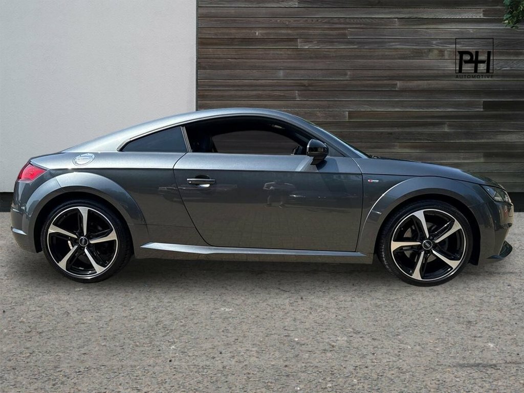 Audi TT 2L Black Edition Grey #4