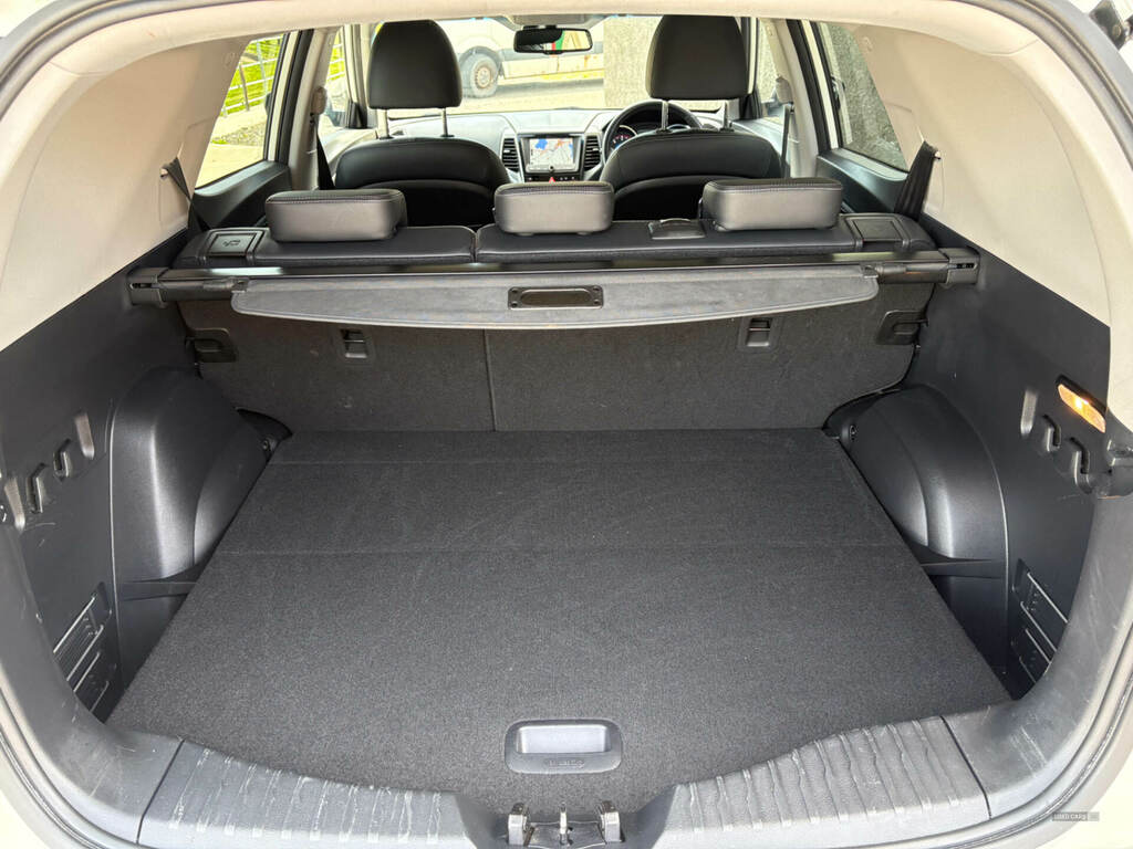 SsangYong Tivoli XLV 1.6 D Elx White #4