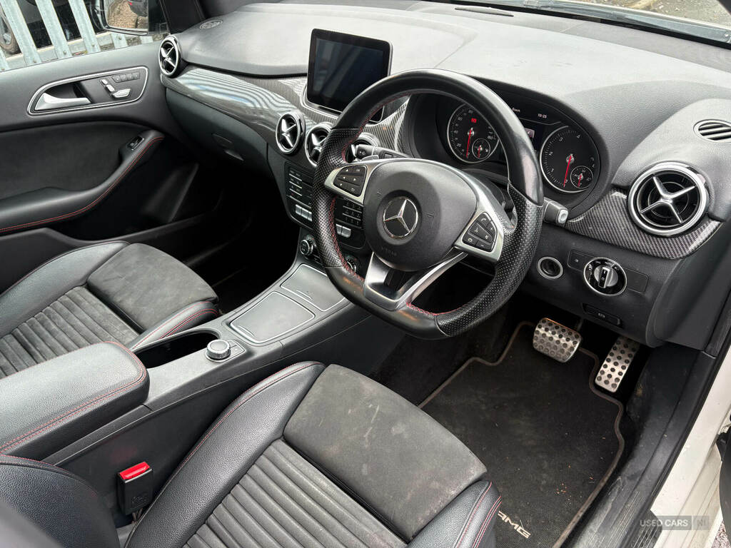 Mercedes-Benz B Class B180d Amg Line Premium Plus White #2