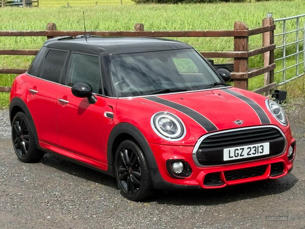 Mini Hatch 1.5 Cooper II Red