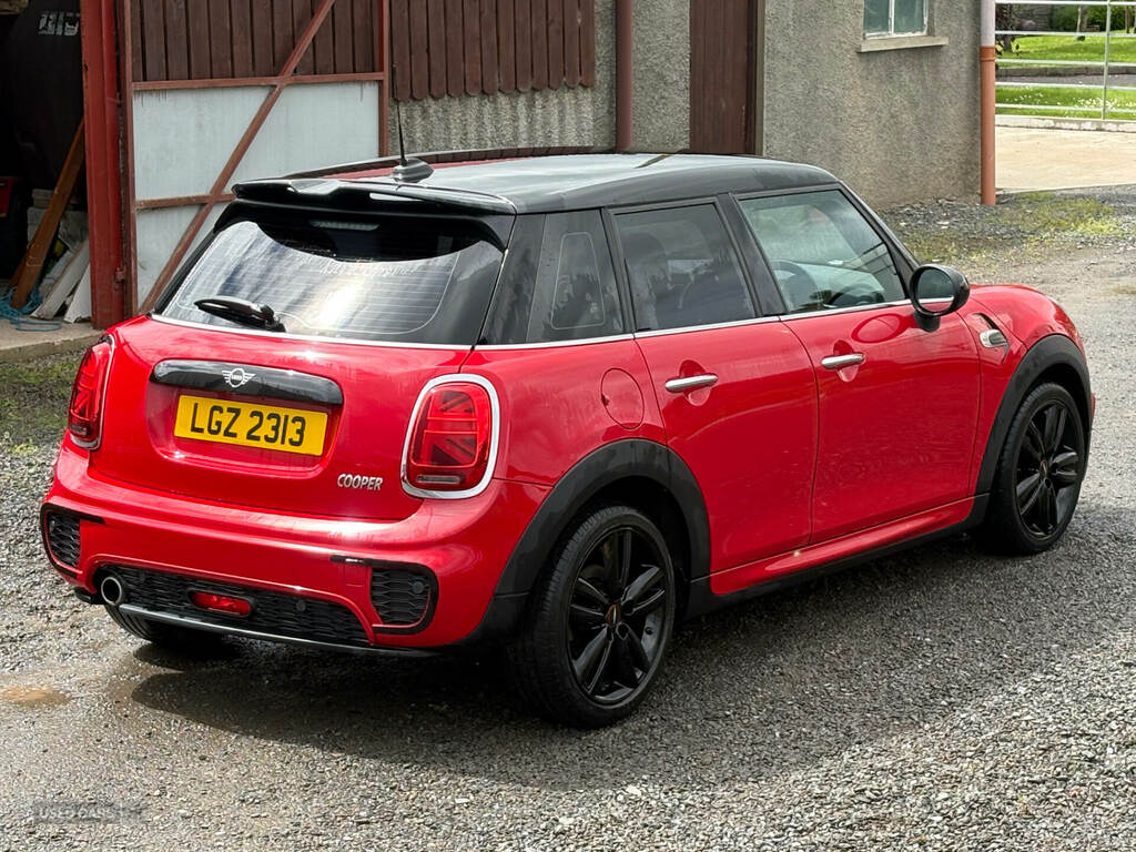 Mini Hatch 1.5 Cooper II LGZ2313 Red #5