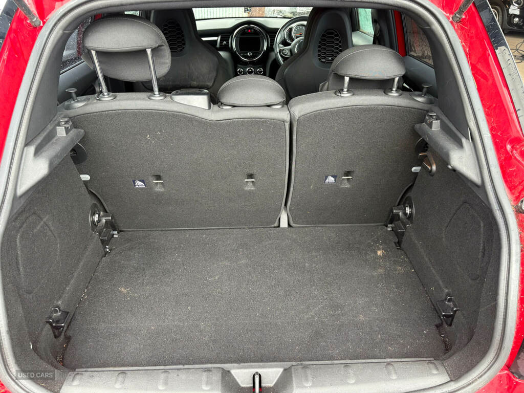 Mini Hatch 1.5 Cooper II LGZ2313 Red #4