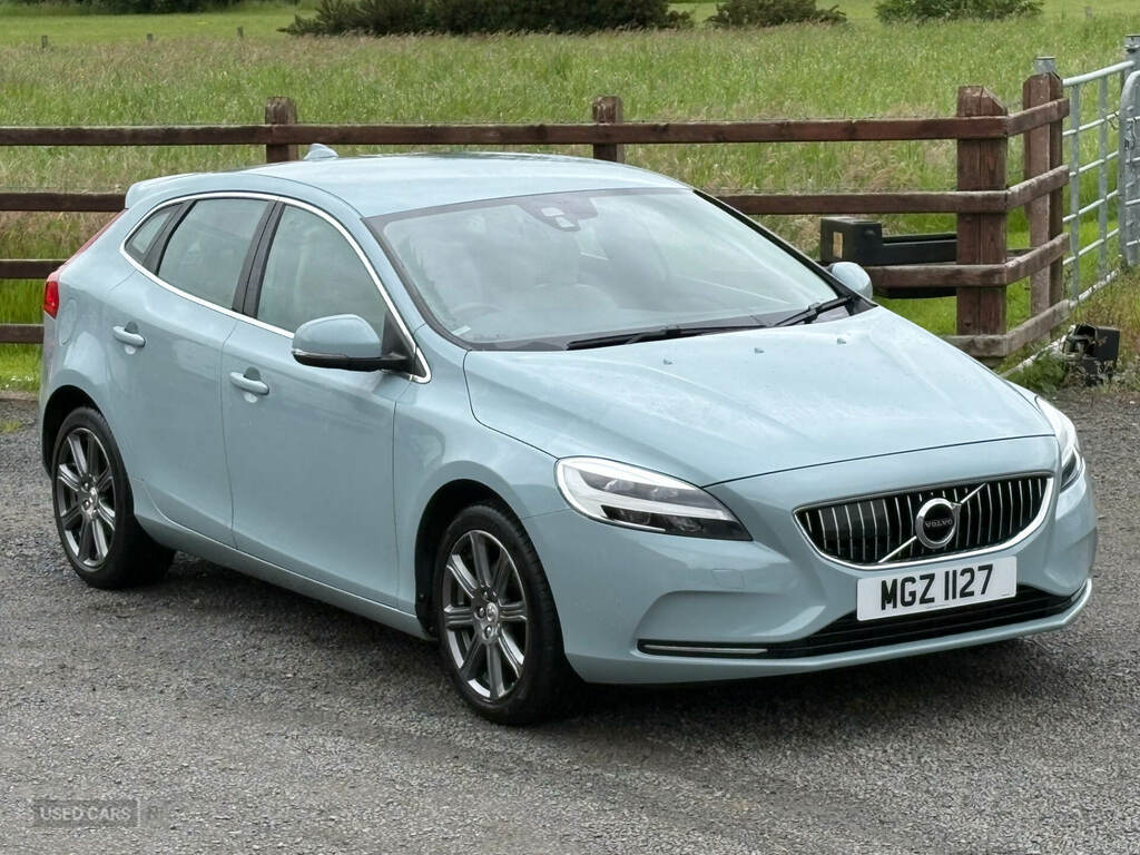 Volvo V40 T3 152 Inscription Blue