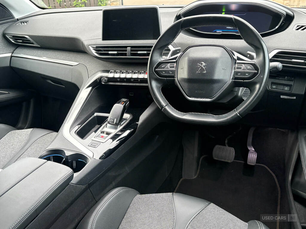 Peugeot 3008 1.5 Bluehdi Allure Eat8 CSZ9229 White #2
