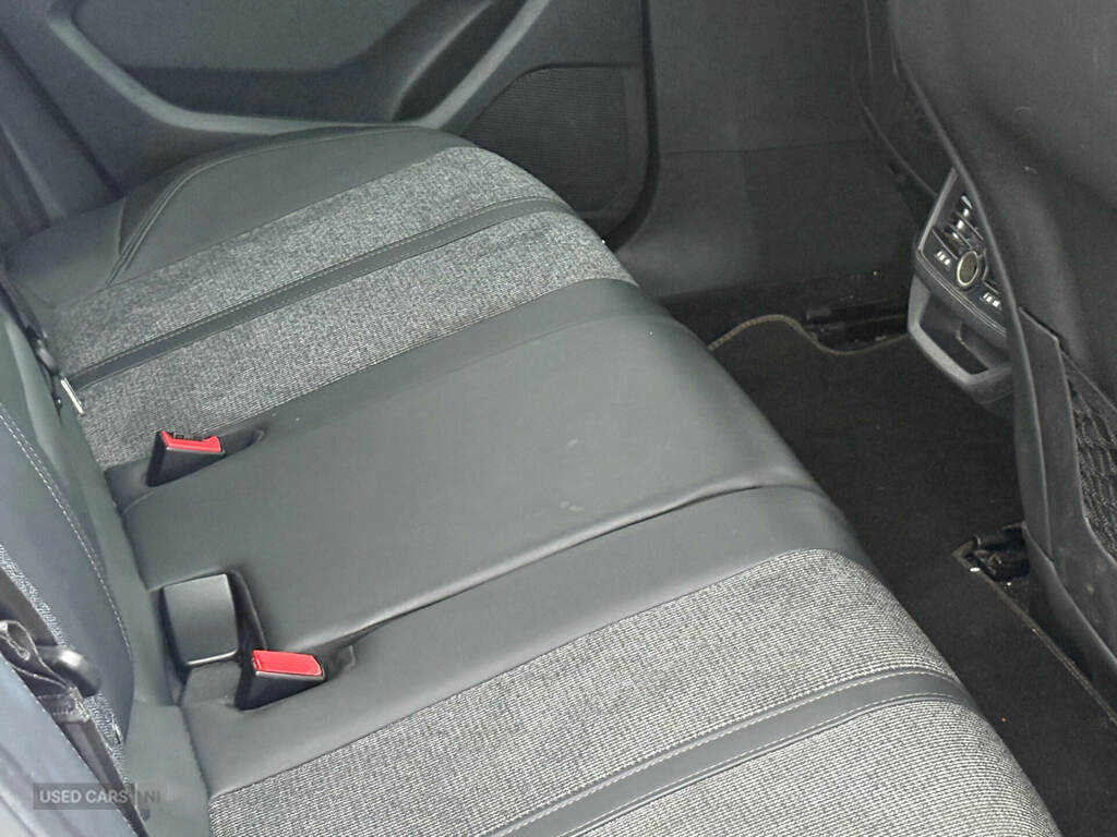 Peugeot 3008 1.5 Bluehdi Allure Eat8 CSZ9229 White #3