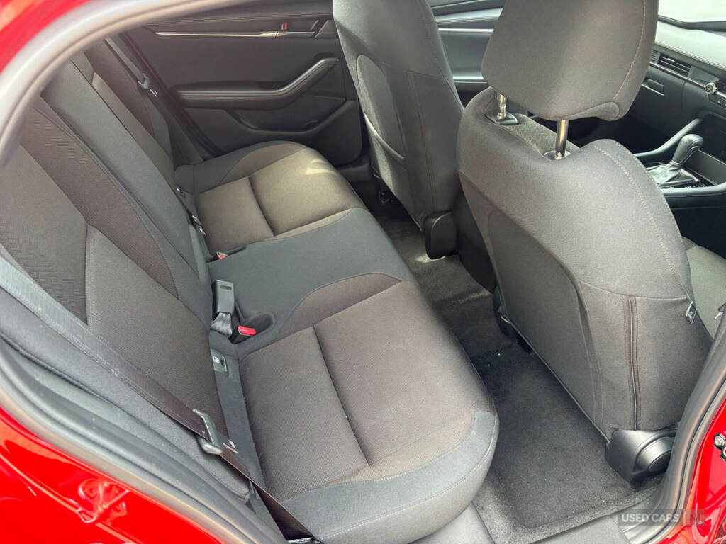 Mazda 3 2.0 E-skyactiv G Mhev Se-l Lux HSZ3878 Red #3
