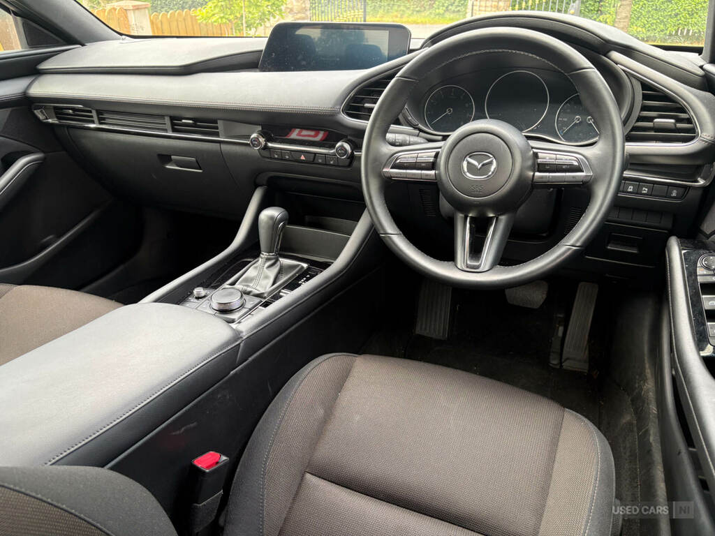 Mazda 3 2.0 E-skyactiv G Mhev Se-l Lux HSZ3878 Red #2