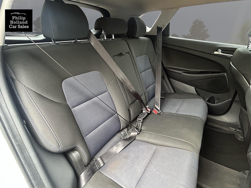 Hyundai Tucson Suv XJZ7455 White #5