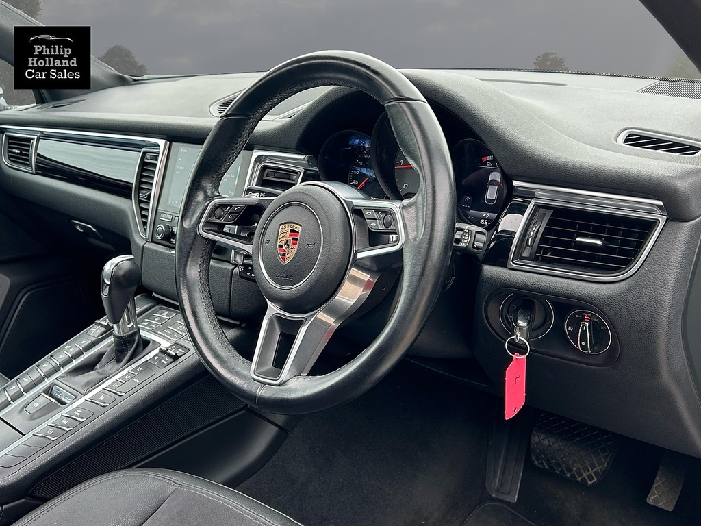 Porsche Macan Suv MV17DVC White #5