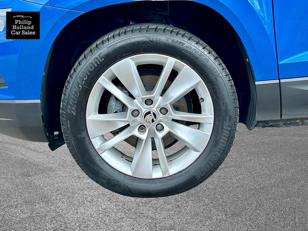 Skoda Karoq Suv FE21VZU Blue #4