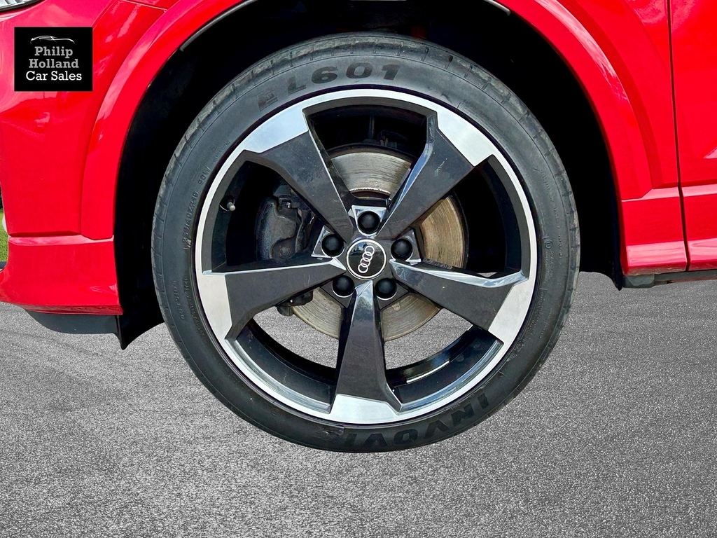 Audi Q2 Suv YGZ1710 Red #4