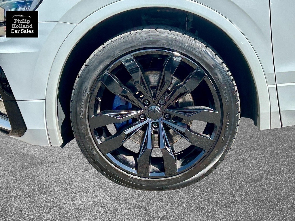 Volkswagen Tiguan Suv LK67ETV White #4
