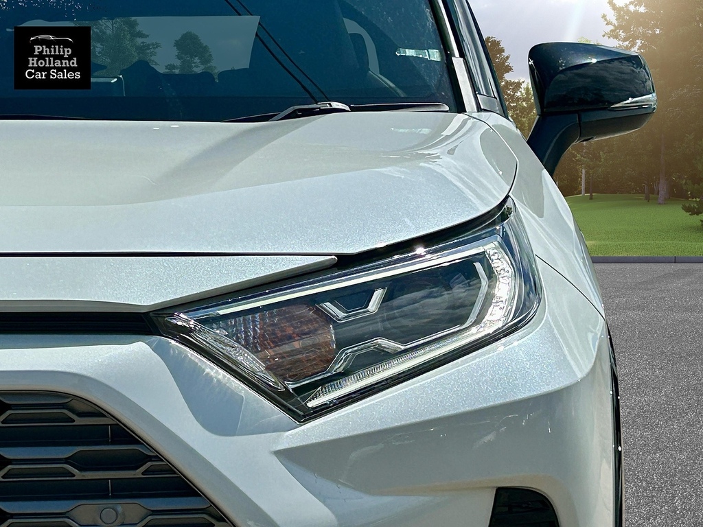 Toyota Rav 4 Suv White #3