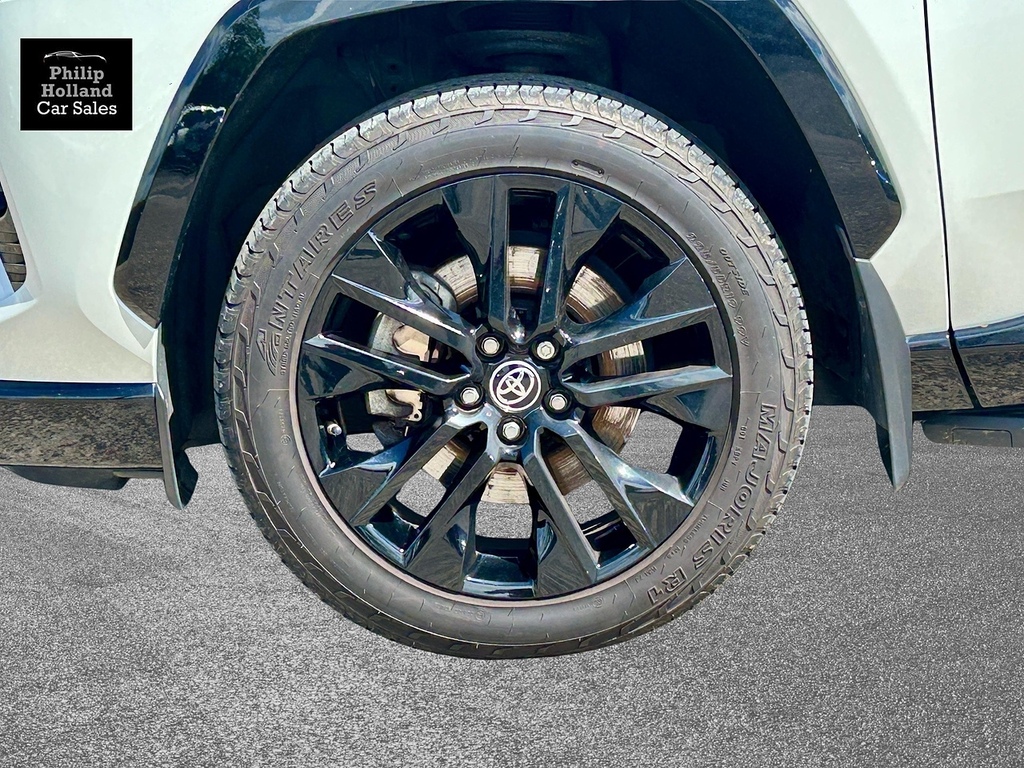 Toyota Rav 4 Suv White #4