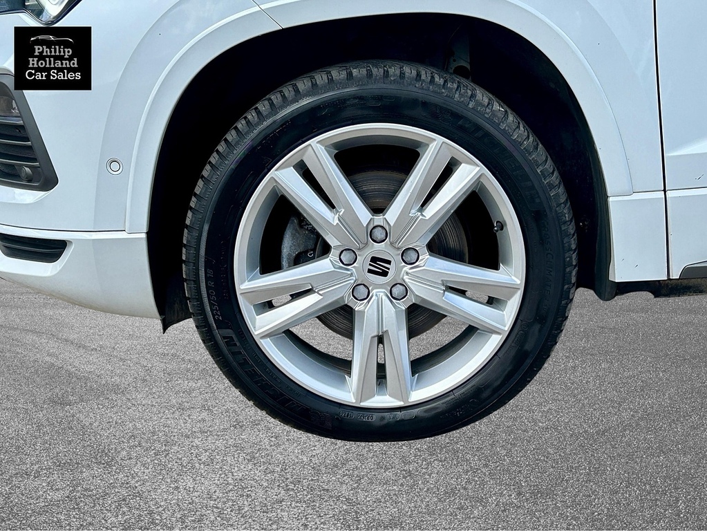 Seat Ateca Suv White #4